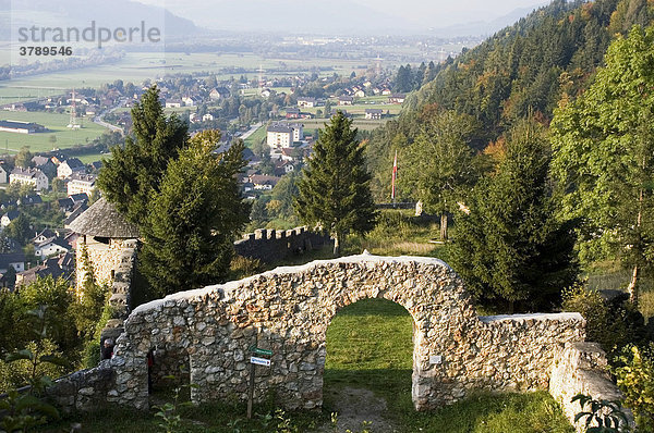 Ruine Wolkenstein bei Wörschach im Ennstal Steiermark Österreich innere Mauer zum Turnierplatz