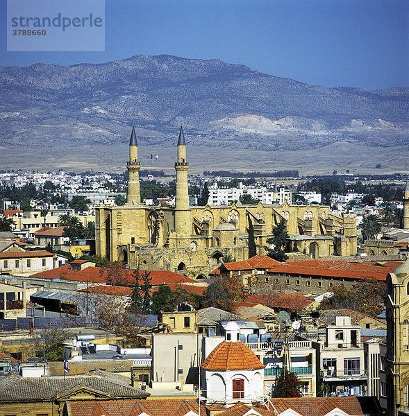 Zypern Nikosia Lefkosia Altstadt Obervation Deck ehemalige Sophienkirche heute türkische Moschee