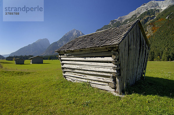 Hütten Huetten im Leutaschtal bei Seefeld Tirol Oesterreich