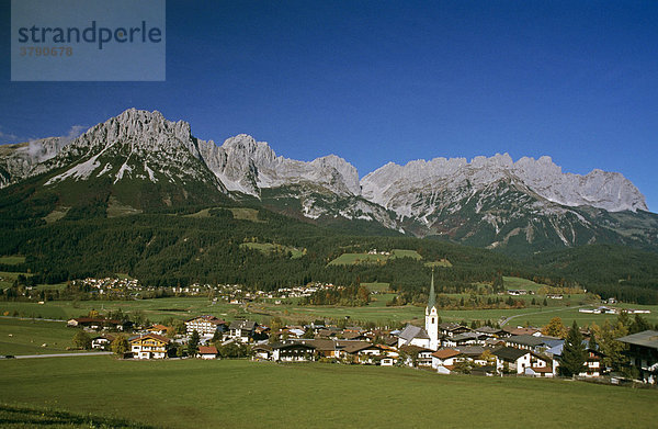 Ort Ellmau und Wilder Kaiser Tirol Österreich
