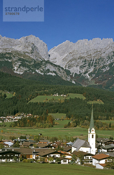 Ort Ellmau und Wilder Kaiser Tirol Österreich