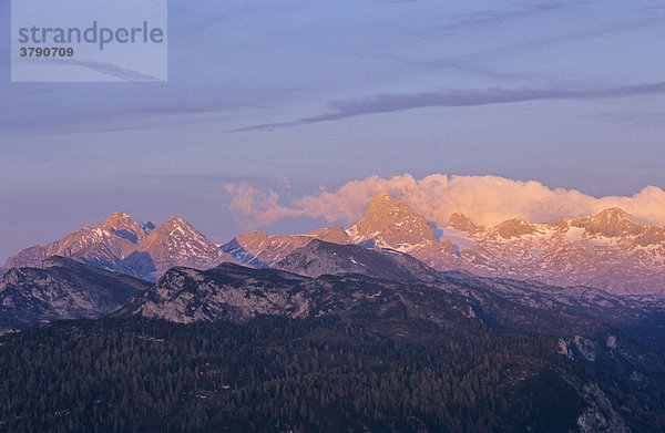 Dachsteinmassiv im Morgenlicht vom Stoderzinken Steiermark Österreich