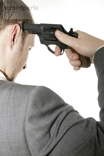 Mann begeht Selbstmord mit einem Revolver