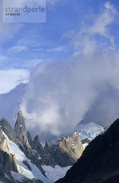 Das Massiv der Aguja Bifida im Nationalpark Los Glaciares Argentinien