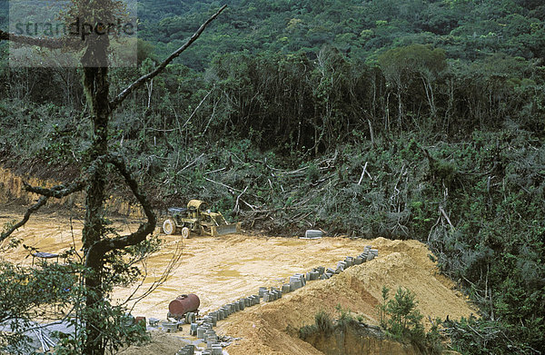 Baustelle im Regenwald Cameron Highlands Malaysia