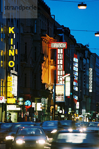 München  Sonnenstraße bei Nacht