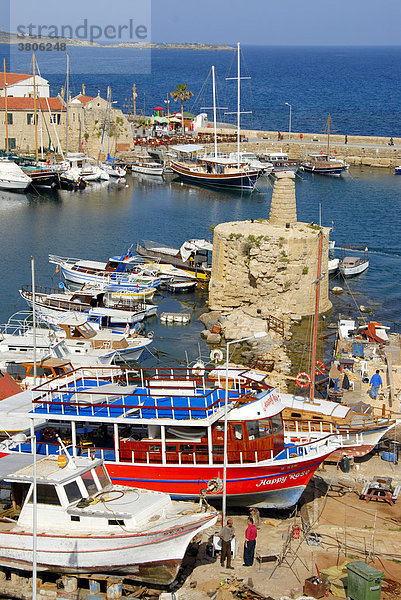 Boote im Hafen von Girne Kyrenia Nordzypern Zypern