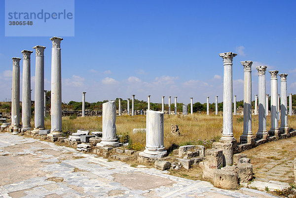 Antike Säulen Gymnasium archäologische Ausgrabungsstätte Salamis Nordzypern Zypern