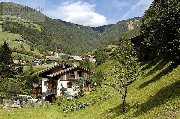 Lüsen Luson im Val di Luson Lüsener Tal unter der Plose bei Brixen Südtirol Alto Adige Italien