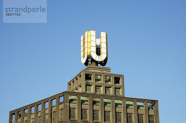 Das Dortmunder U auf dem Dach der ehemaligen Union Bierbrauerei  Dortmund  NRW  Nordrhein Westfalen  Deutschland