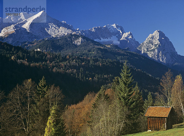 Hochblassen Alpspitze und Zugspitze bei Schlattan  Bayern  Deutschland