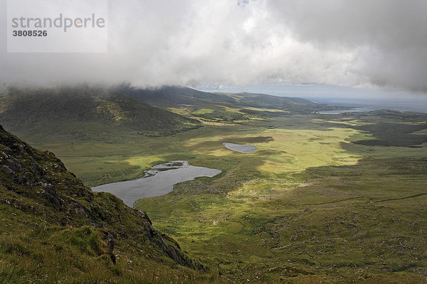 Blick vom Connor Pass  Dingle Halbinsel  Kerry  Irland