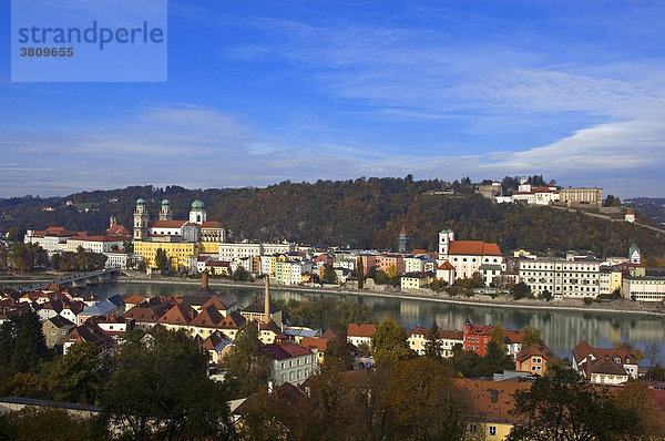 Blick auf Dreiflüssestadt Passau  Bayern  Niederbayern  Deutschland