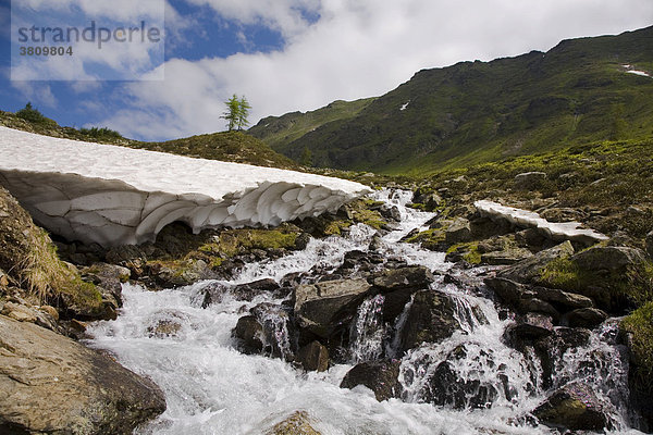 Schneeschmelze Anfang Juli Richtung Preberthörl in den Österreichischen Alpen