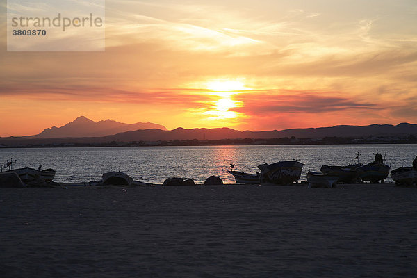 Sonnenuntergang am Strand von Hammamet  Tunesien