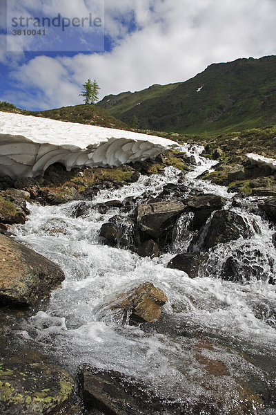 Schneeschmelze Anfang Juli Richtung Preberthörl in den Alpen  Murau  Steiermark  Österreich