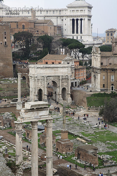 Forum Romanum mit Titusbogen  Rom  Italien