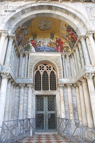 Detail der San Markus Basilika (Basilica di San Marco) Markusplatz  Venedig  Italien