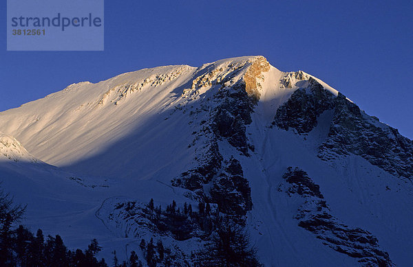 Der Gipfel der Antoniusspitze bei Sonnenaufgang Fanes-Gruppe Südtirol Dolomiten Italien