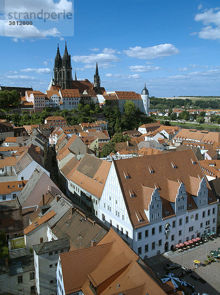 Altstadt von Meißen mit der Albrechtsburg  dem Dom und dem Marktplatz  Sachsen