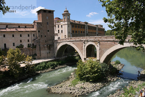 Ponte Fabricio  erbaut 62 v. Chr.  älteste benutzbare Brücke über den Tiber  Rom  Italien