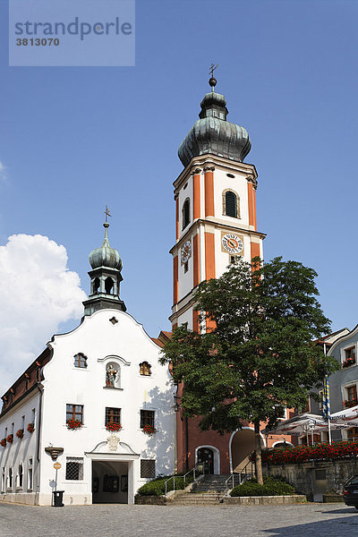 Roding   altes Rathaus und Pfarrkirche   Oberpfalz Bayern Deutschland