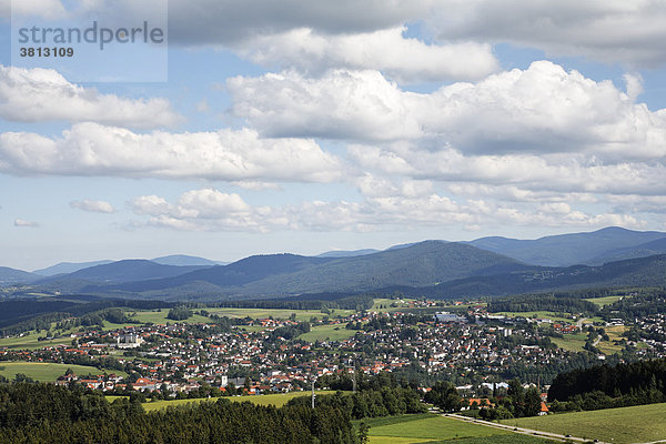 Regen   Blick von Burgruine Weißenstein   Bayerischer Wald   Niederayern Deutschland