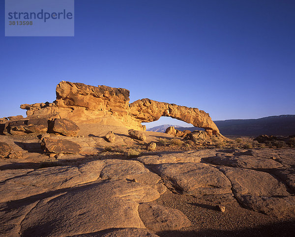 Sunset Arch abends  Grand Staircase-Escalante National Monument  Utah  USA