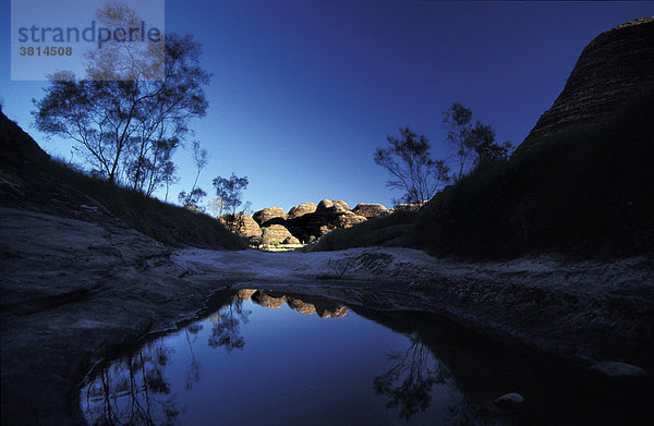 Spiegelung der Bungle Bungles (Purnululu Nationalpark)  West Australien