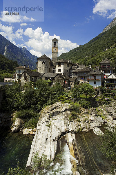 Das Dorf Lavertezzo im Verzascatal  Kanton Tessin  Schweiz Kanton Tessin