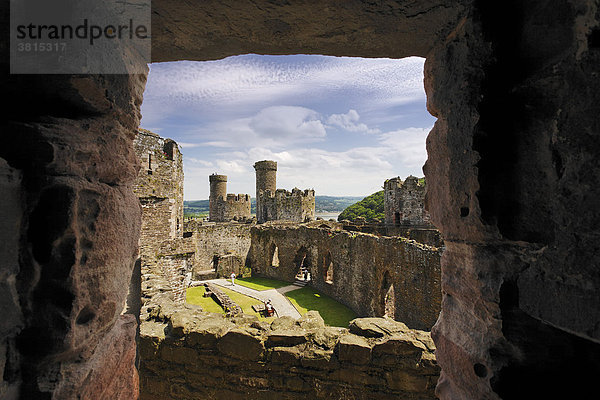 Weltkulturerbe King Edward's Castle und Stadtmauer  Conwy  Wales  Grossbritannien