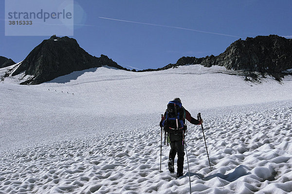 Aufstieg zur Ruderhofspitze über den Alpeiner-Ferner-Gletscher in den Stubaier Alpen  Östereich