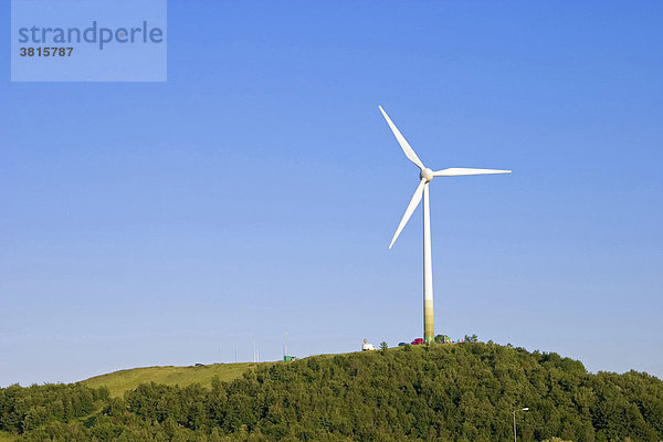 Muenchen  DEU  14.06.2006 - Windmuehle am Stadtrand von Muenchen.