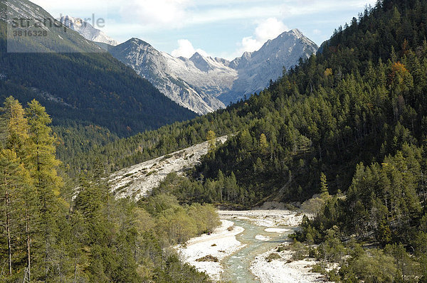 Oberer Isarlauf  Isar im Hinterautal  Karwendelgebirge  Tirol  Österreich