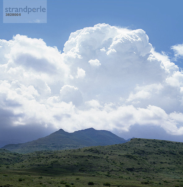 Huegel und Wolken  Lesotho