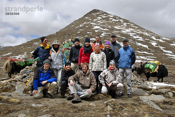 Trekkinggruppe Gruppenfoto auf dem Shug-La Pass 5250 m Tibet China
