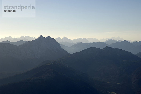 Blick vom hinteren Sonnwendjoch auf die südlichen Alpen  Österreich