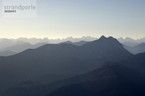 Blick vom hinteren Sonnwendjoch auf die südlichen Alpen  Österreich