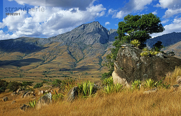 Bergwelt am Rande des Andringitra-Nationalparks  Madagaskar