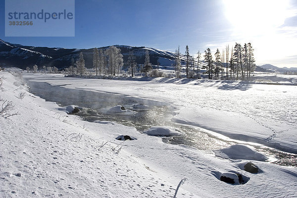 Lamar River im Winter im Yellowstone Nationalpark