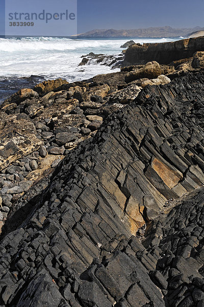Felsformationen aus Basalt   Isthmus - Istmo de la Pared   Playa de Barlovento   Fuerteventura   Kanarische Inseln