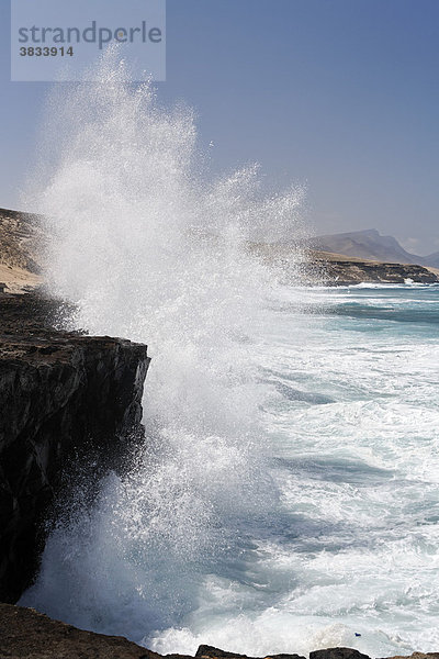 Brecher Wellen am Isthmus - Istmo de la Pared   Playa de Barlovento   Fuerteventura   Kanarische Inseln