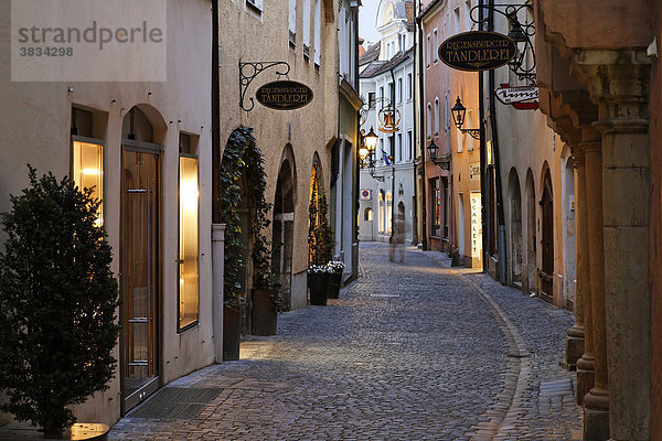 Altstadtgasse Regensburg Oberpfalz Bayern