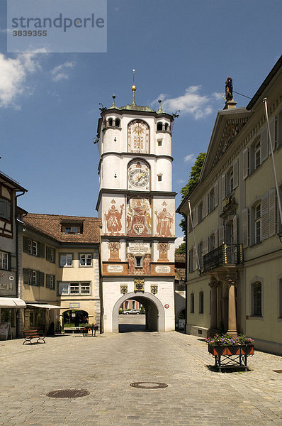 Frauentor  heute auch Ravensburger Tor  1472 erstmals urkundlich erwähnt  erhielt seine heutige Form im Jahr 1608  Herrenstraße  Wangen  Allgäu  Deutschland  Europa