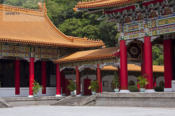 Tempelanlage am Memorial Monument in Taipeh  Taiwan  China  Asien