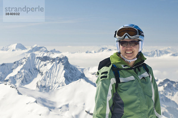 Skifahrerin am Schilthorn  Mürren  Schweiz  Europa