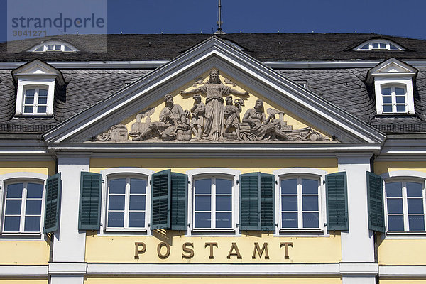 Postamt  ehemals Fürstenberg Palais  Bonn  Rheinland  Nordrhein-Westfalen  Deutschland  Europa