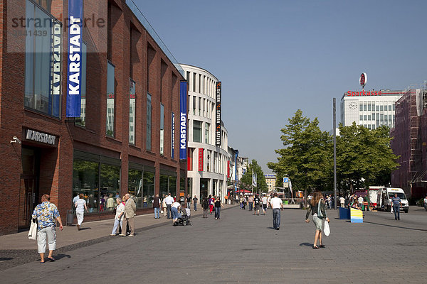 Fußgängerzone  Königstraße  Duisburg  Ruhrgebiet  Nordrhein-Westfalen  Deutschland  Europa