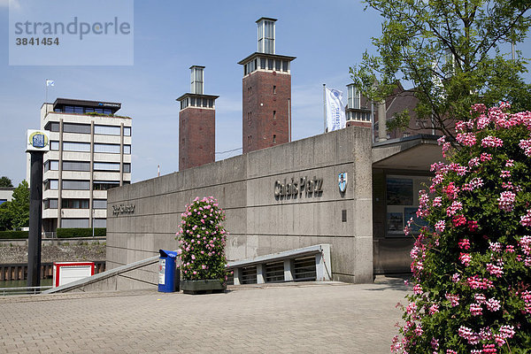 Calais-Platz  Schwanentorbrücke  Duisburg  Ruhrgebiet  Nordrhein-Westfalen  Deutschland  Europa