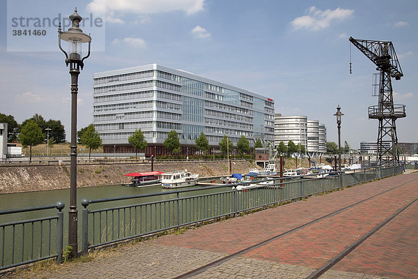 Hitachi Power Office  Bürogebäude  moderne Architektur  Innenhafen  Duisburg  Ruhrgebiet  Nordrhein-Westfalen  Deutschland  Europa